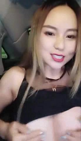 骚气少妇朵朵晚双人车内口交呻吟娇喘.mp4_20250307_150442.515.jpg