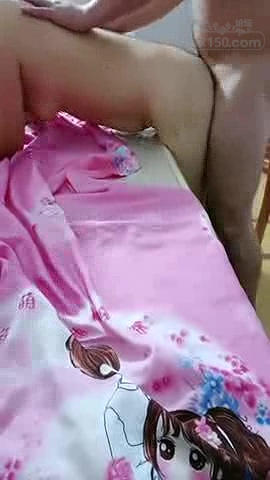 小仙女爱爱白嫩的粉穴被小哥爆操内射.mp4_20231013_184810.851.jpg
