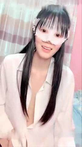 年轻嫩妹小囡 收费大秀 勾搭快递小哥激情打炮 喜欢别错过.mp4_20250422_172830.364.jp.jpg