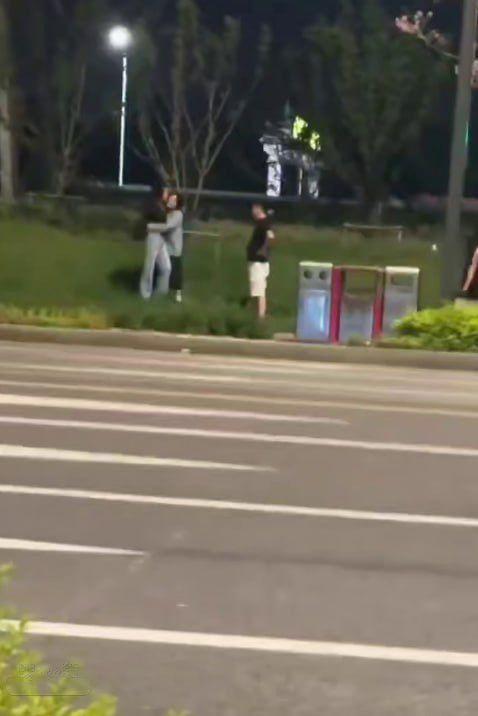 下载 (2).jpg