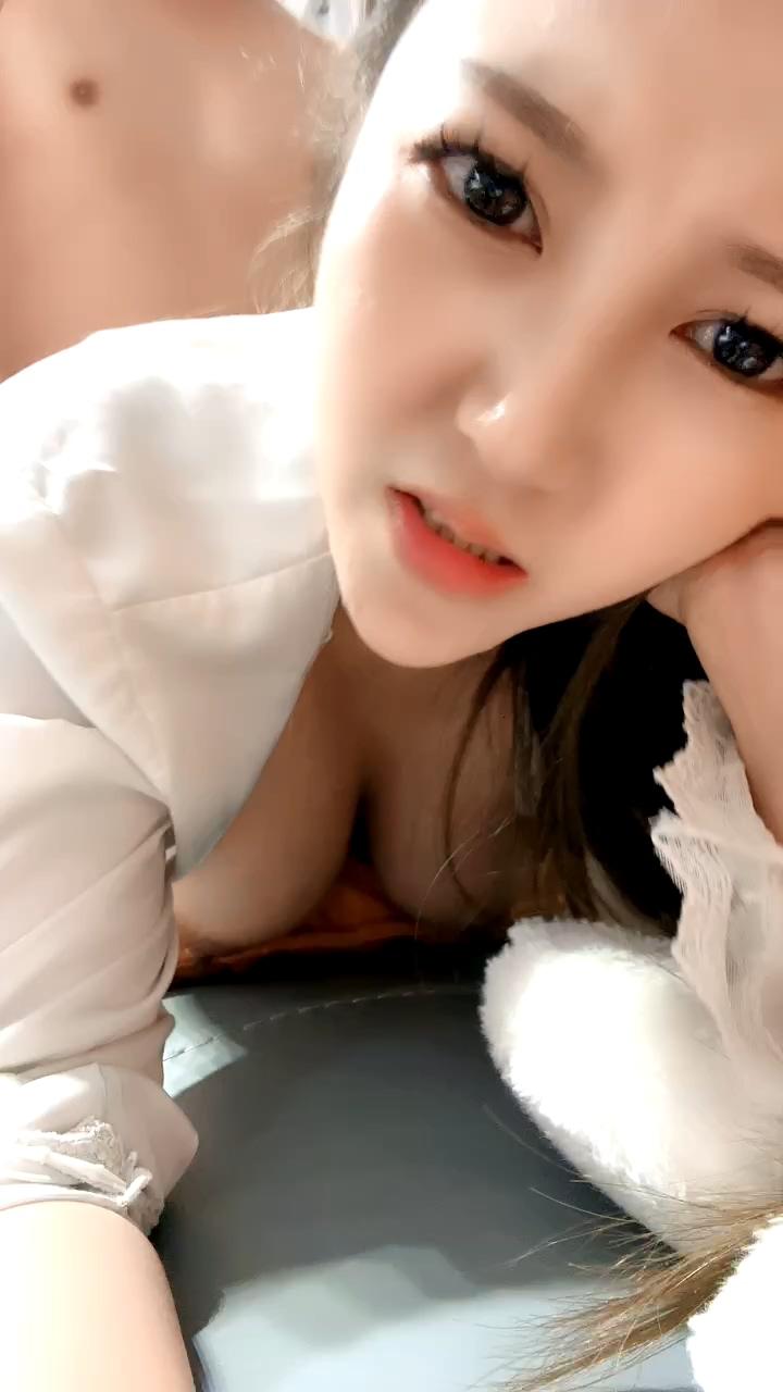 草莓奶-20250429002442.mp4_20250429_110506.162.jpg