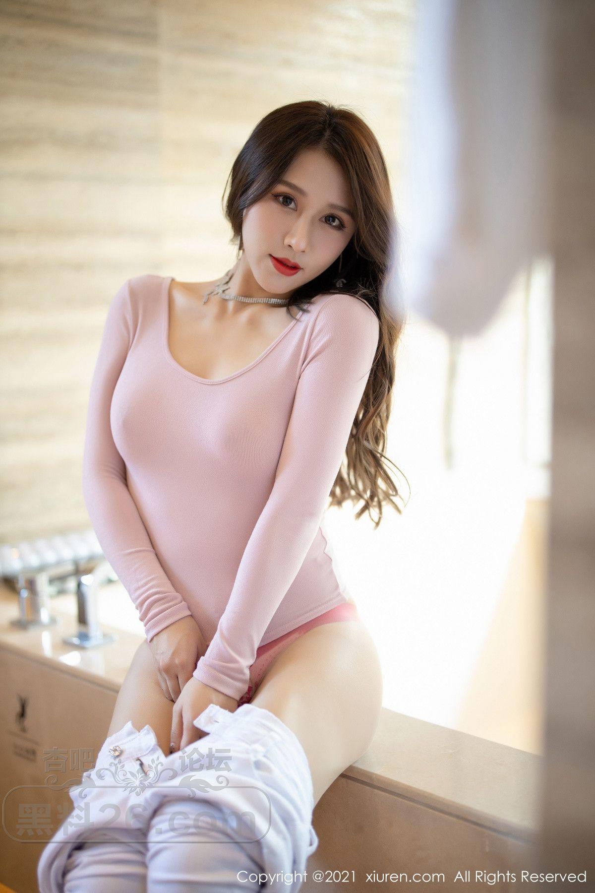 7B221731945.jpg