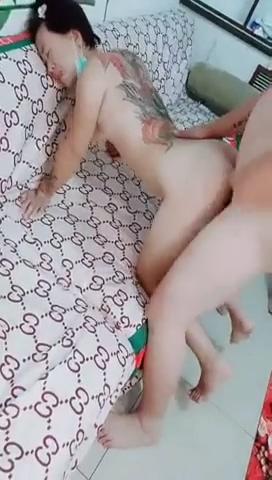 母女群交茄子插逼鸡蛋塞菊花双插轮草04.mp4_20250108_110513.293.jpg