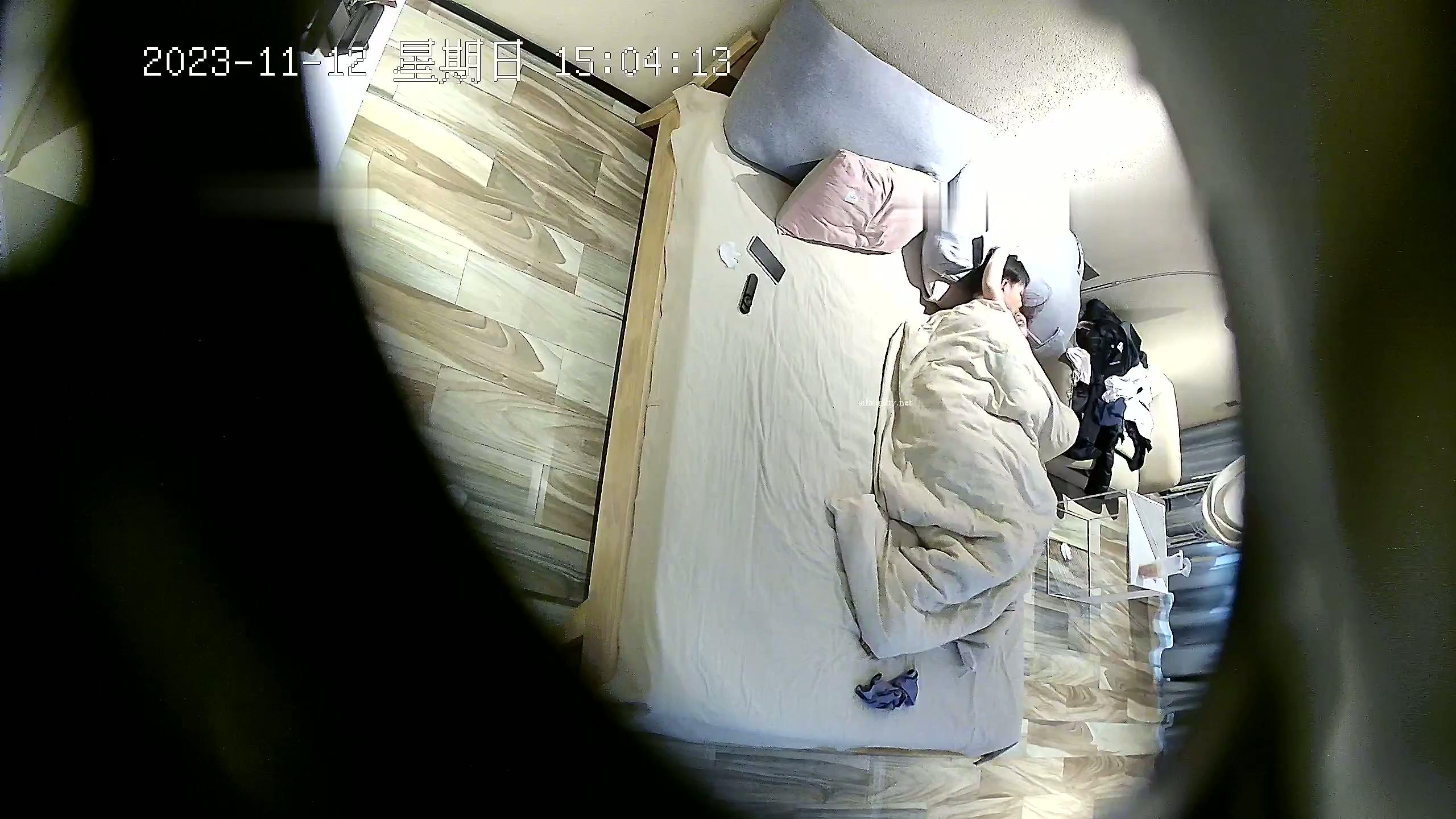 酒店针孔偷拍流出酒店偷拍 大学生情侣星期天休息开房草玩逼中途整个肯德基补充一下体.jpg