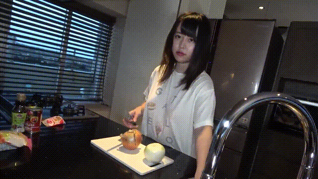FC2-PPV-4768498-3_start3711s_3s.gif
