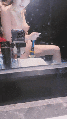 34mYgLsK_o1449.gif