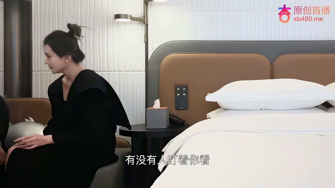 王安全11-回归首秀，约了个身材高挑大长腿的妹子，女神气质温柔体贴，扛腿抽插打桩机.jpg
