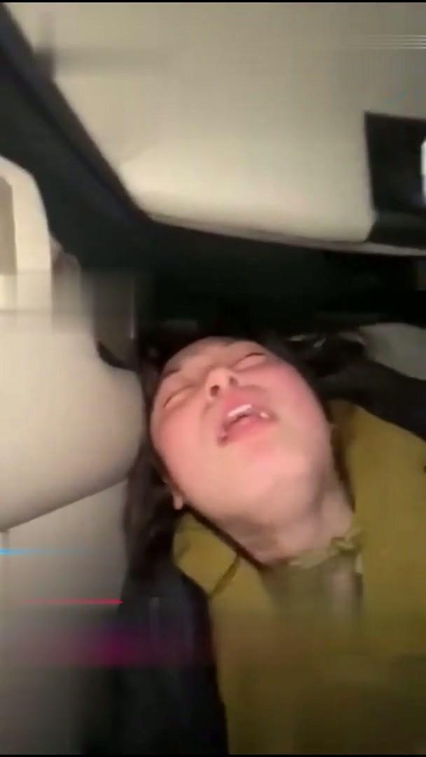车震 96 年Y师 没关车窗疯狂淫叫！凌晨与Y师班主任激情车震 不知道有没有路人听见！.m.jpg