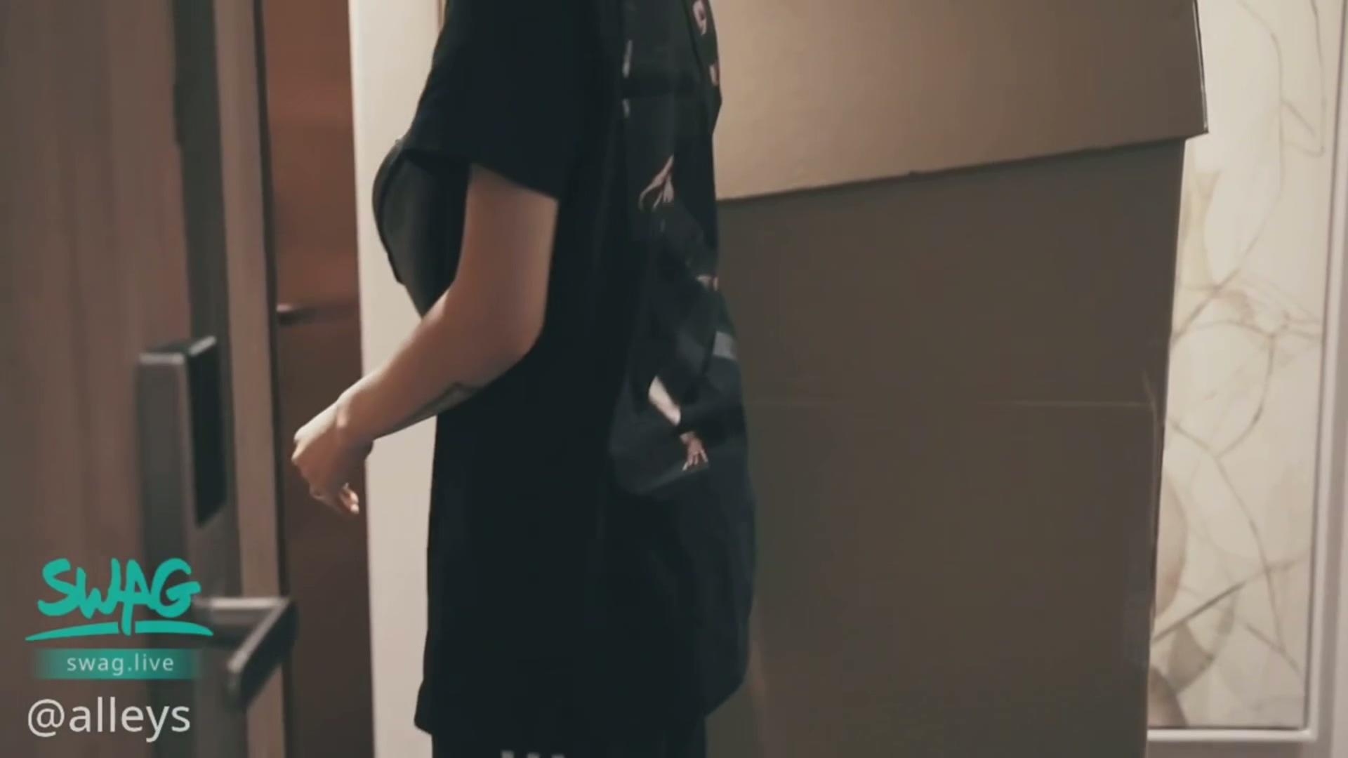 宅男初体验s级性爱机器人把这机器人无套中出射满满_Alleys.mp4_20250618_090020.296.j.jpg