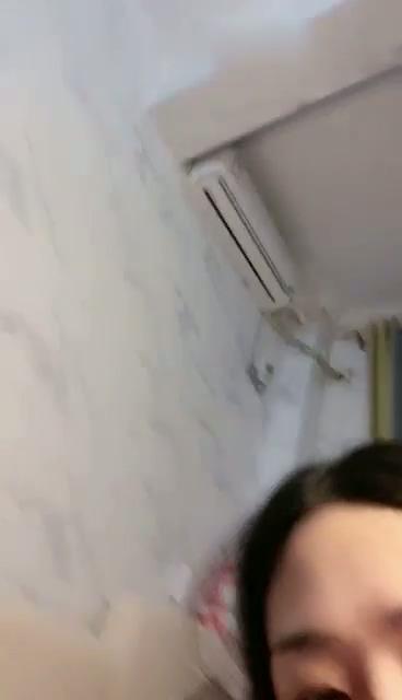 全程露脸带好姐妹一起下海直播诱惑狼友，互动撩骚听指挥，揉奶玩逼.mp4_20250703_1556.jpg