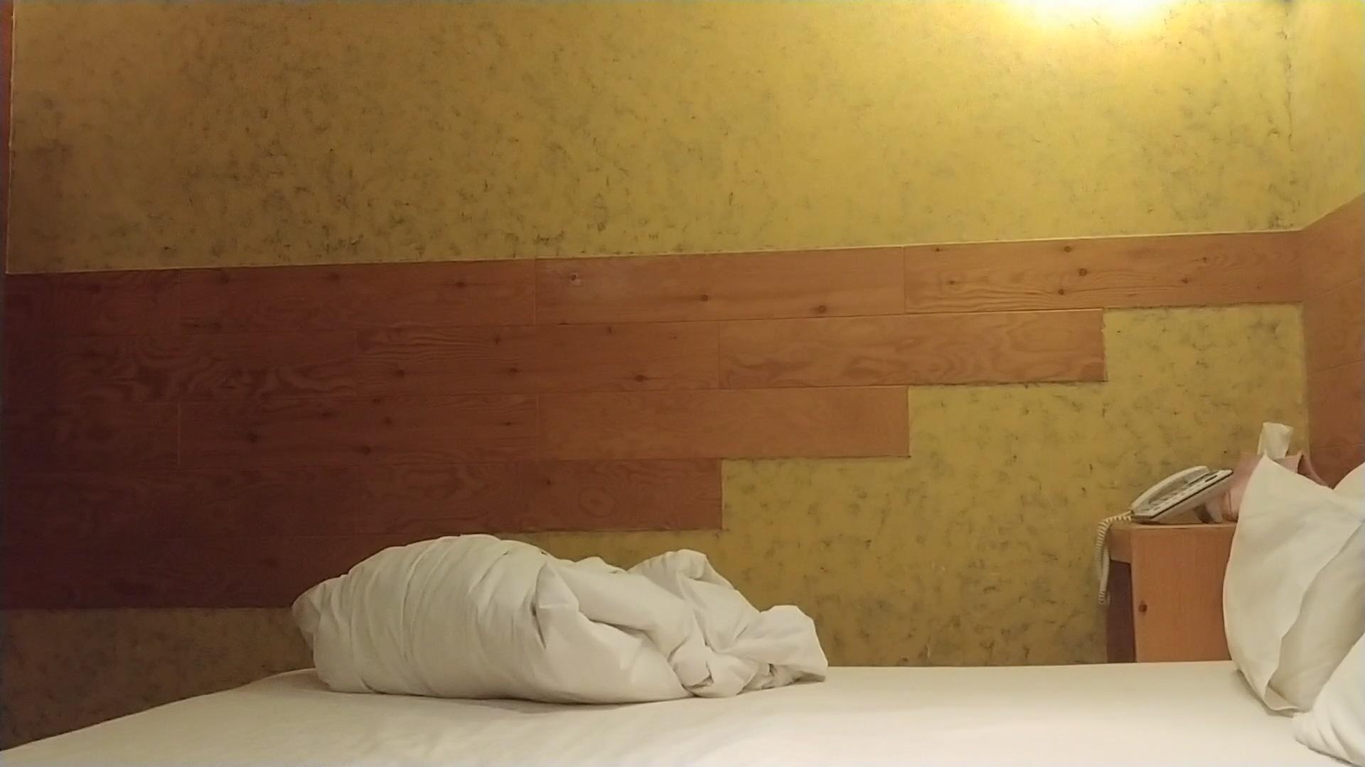 ⚫️【经典收藏①】，弯鸡巴小伙粗暴玩肏大波靓妹，全程露脸，暴力深喉，月经期直接肛.jpg