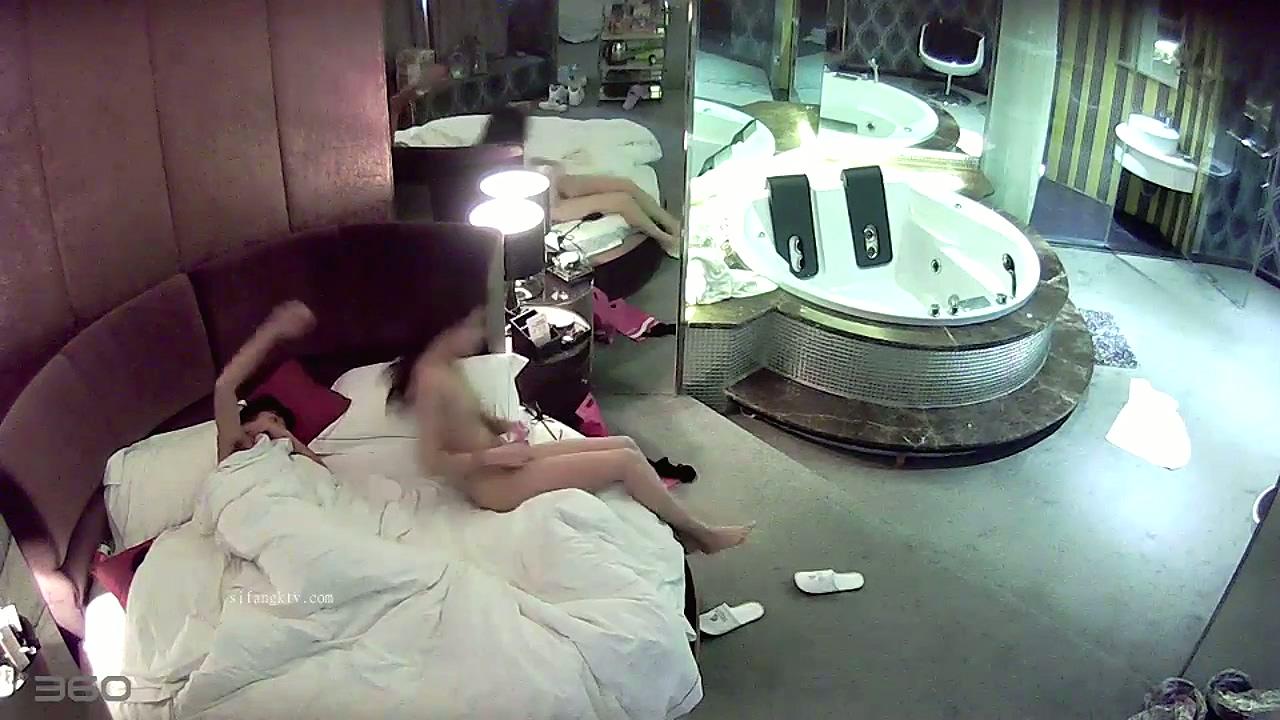 [精压版]360破解情趣酒店年轻美女和男友玩颜面骑乘 这下玩爽了洗完澡再来一炮.mp4_202.jpg