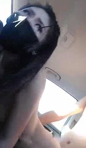 骚气少妇户外车震双人啪啪大秀性感灰丝 舔硬JJ上位抽插自己动淫语骚话.mp4_20250306_1.jpg