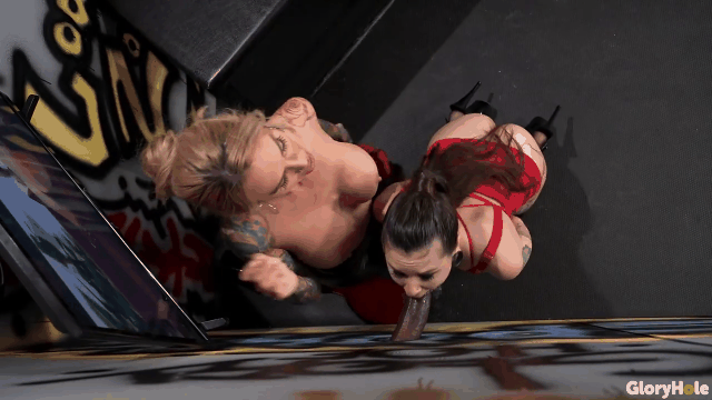 BRINGING HER SUB TO THE GLORYHOLE_start432s_1s.gif