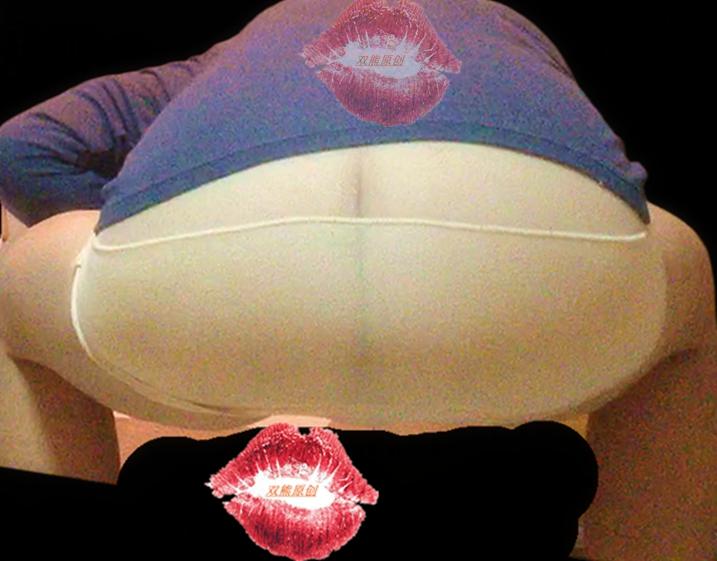 真想这个大肥臀能坐下来套鸡巴