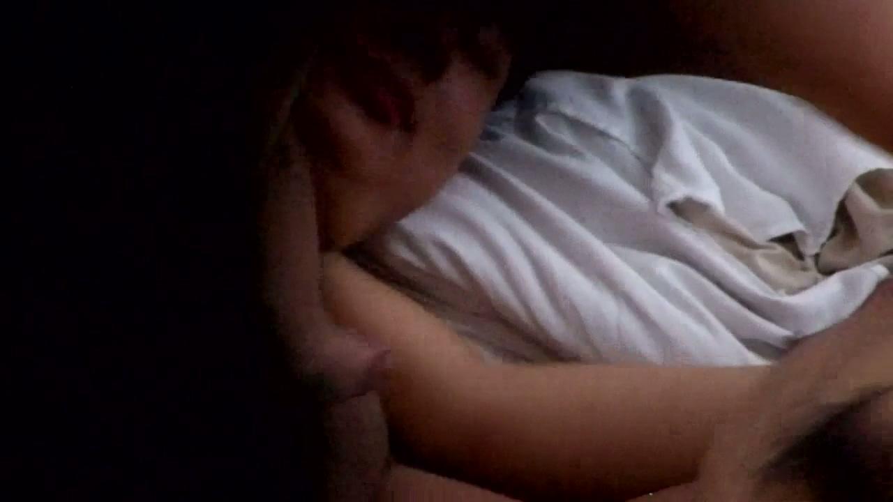 合租房洞中偷窥对门的小夫妻各种姿势啪啪.mp4_20250703_155840.221.jpg