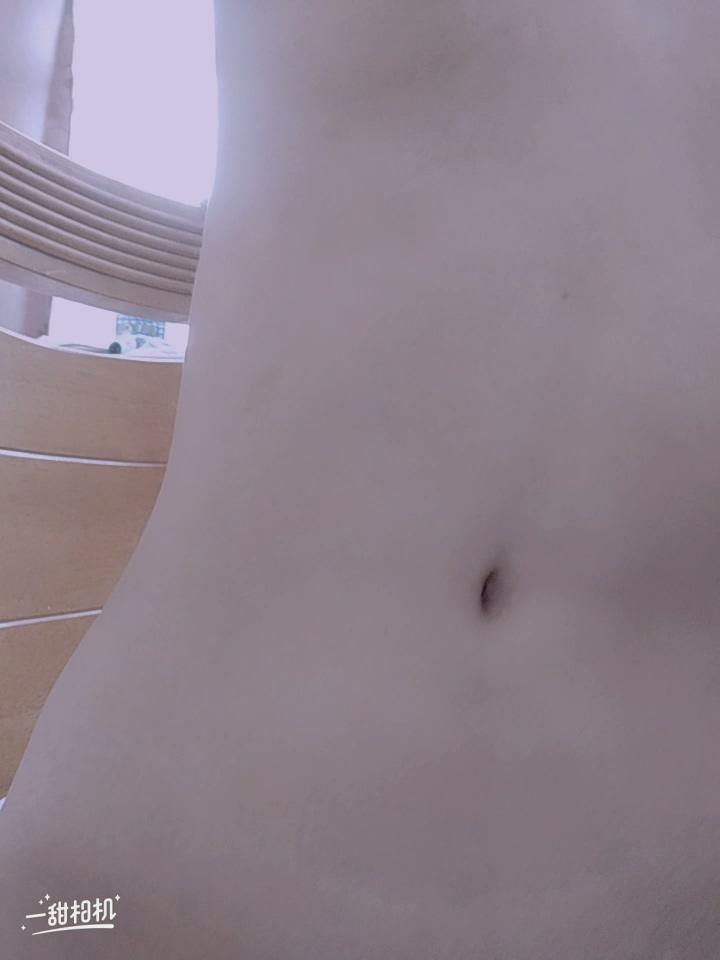 《百度云泄密》冒充舞蹈老师骗想考艺校的妹子脱光了看看身材怎么样.MP4_20250522_2212.jpg