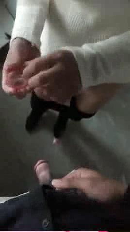老婆不在家大神找来黑丝美女同事在厨房就开干.mp4_20250430_114118.625.jpg.jpg