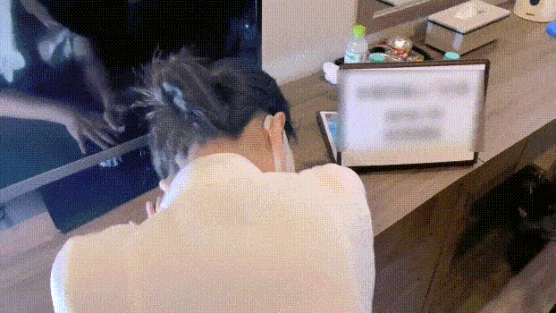 12aad2b (2).gif