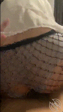 【硬核❤️调教大神】AI_am✨ 高中隔壁班的校花母狗 高考前被艹哭了 跳蛋上街调教 酒.gif